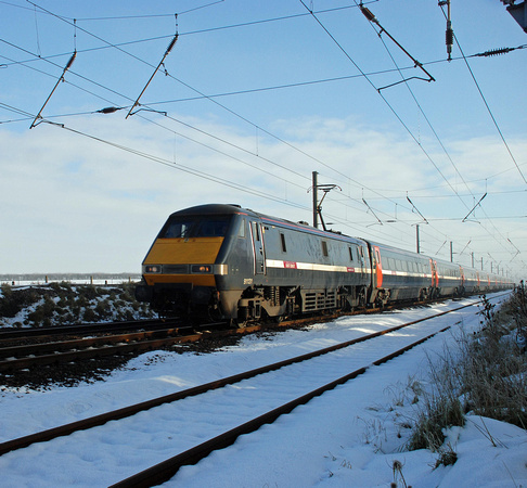 91131 1G26 1140 Kings Cross - Leeds at Claypole on Sunday 5 December 2010