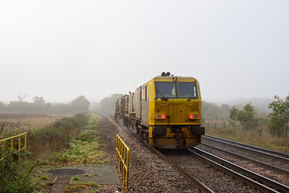 DR98918/DR98968 3S85 0450 Effingham Jcn - Effingham Jcn at Egham on Friday 18 October 2024