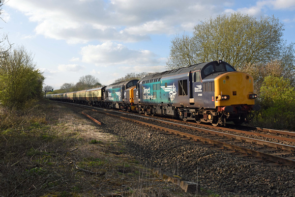 37069/37716 5Z74 1500 Crewe - Eastleigh at Wormleighton Crossing, Fenny Compton on Sunday 2 April 2017