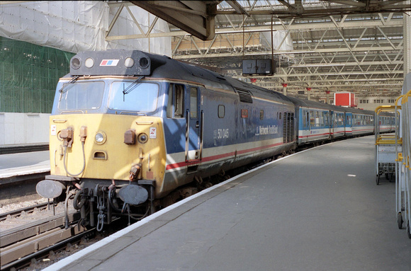 50045 2V13 1255 Waterloo - Exeter at Waterloo on Sunday 18 March 1990