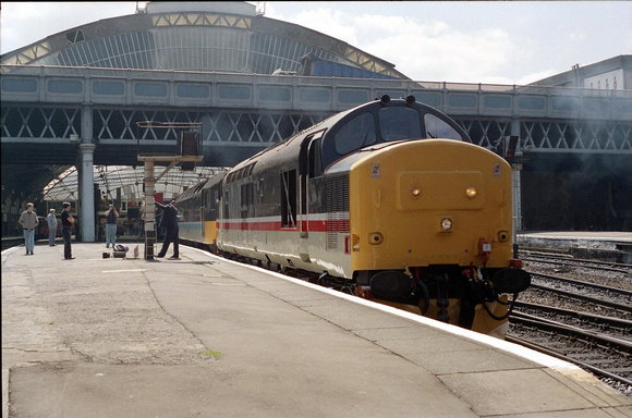 37419 (47461) 1H13 1355 Glasgow Queen Street - Inverness at Glasgow Queen Street on Monday 23 July 1990