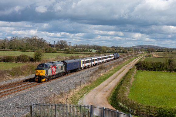 37901 tnt 37611 (360202) 5Q49 1148 Bicester - Lydney at Oddington on Tuesday 2 April 2024