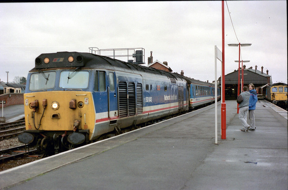 50043 2V13 1315 Waterloo - Exeter at Salisbury on Friday 19 January 1990