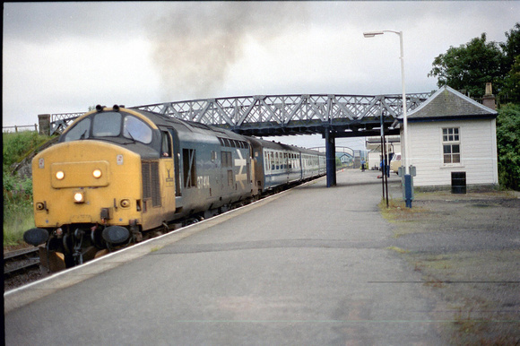 37414 2H81 0710 Kyle - Inverness at Dingwall on Tuesday 19 July 1988