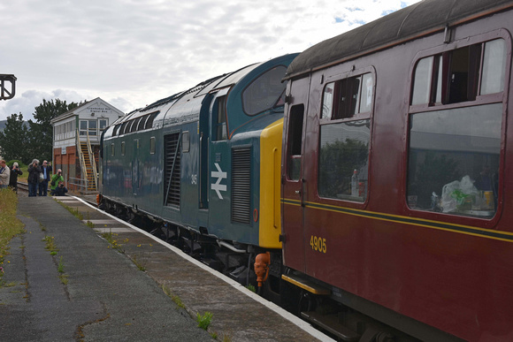 D345 1Z37 1600 Holyhead - Preston Charter at Llandudno on Saturday 10 June 2017