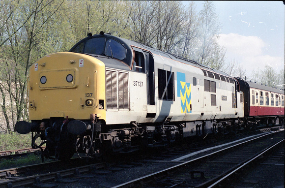 37137 at Pickering on Saturday 27 April 1991