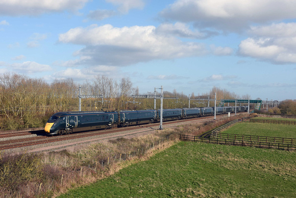 800023/800xxx 1C15 1300 Paddington to Bristol Temple Meads at Denchworth on Saturday 8 February 2020