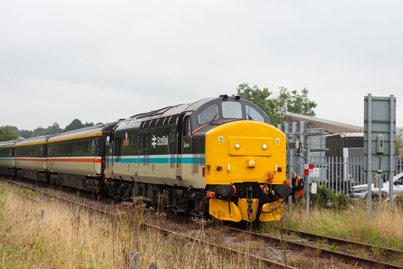 37409 tnt D6817 1Z37 0840 Crewe - Cardiff Charter at Llandovery on Saturday 7 September 2024