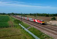 91106 1D06 0833 Kings Cross - Leeds at Offord Cluny on Friday 27 May 2022