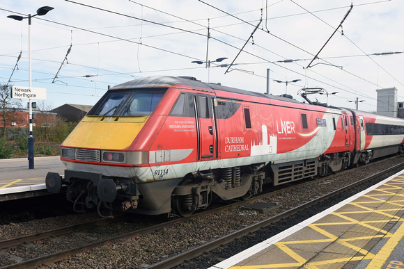 91114 1E14 1200 Edinburgh - Kings Cross at Newark Northgate on Saturday 21 March 2020