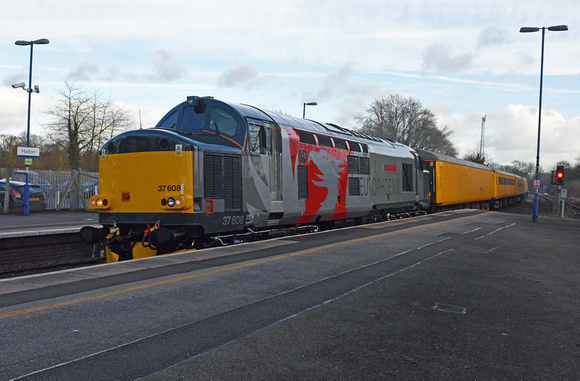 37608 leading 3Z01 1115 Eastleigh - Derby at Hatton on Friday 13 January 2017