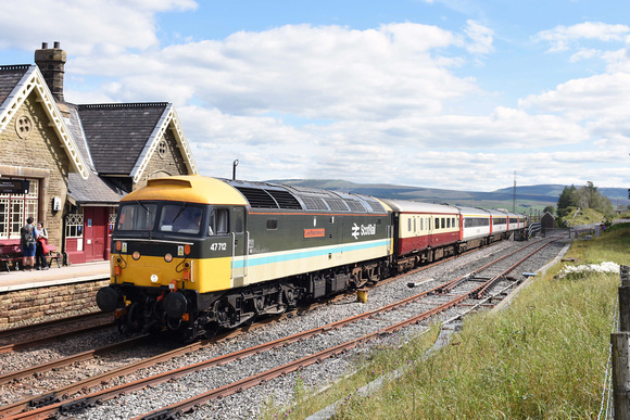 47712 leading 1Z43 1218 Skipton - Appleby Charter at Ribblehead - Monday 31 August 2020